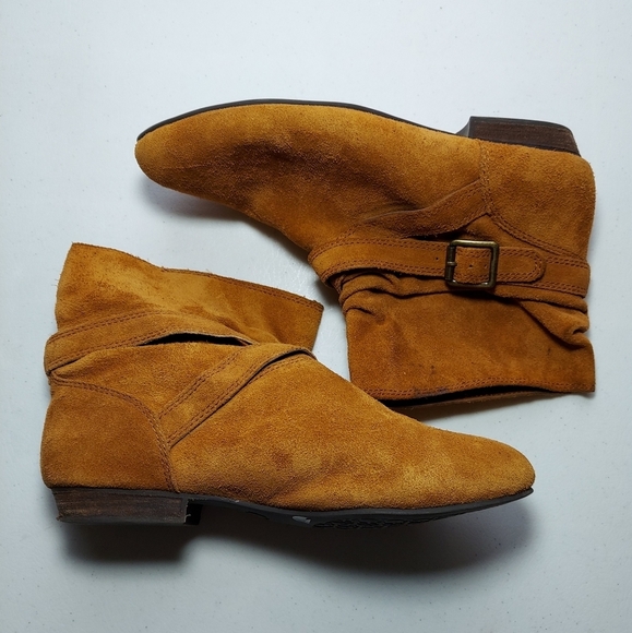Gianni Bini Ankle Boots Slip-on Slouchy Almond Bootie Buckle Accent Camel Tan 8M - Picture 3 of 9